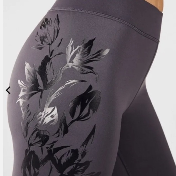 FABLETICS MID RISE ULTRA COOL FLORAL 7/8 LEGGINGS - Picture 3 of 5